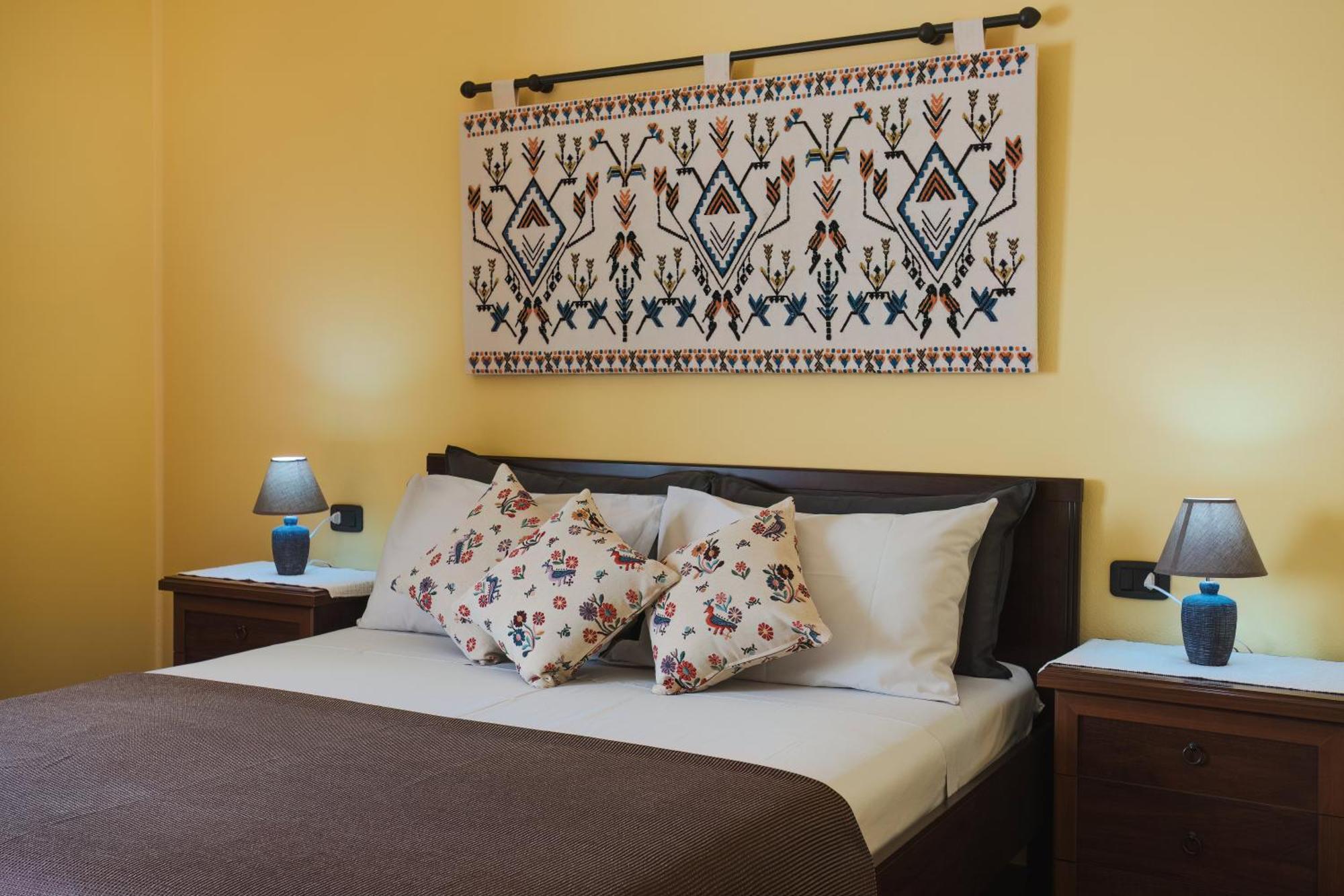 Double Room,1589565178:JPEG